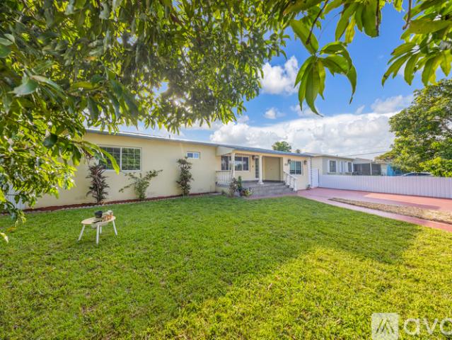 5 BR, 4 BA Apartment 5862 W 2nd Ct, Hialeah, FL 33012
