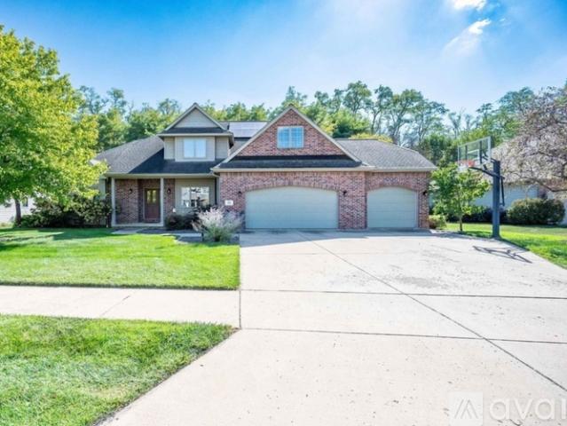 5 BR, 4 BA Apartment 502 W Copperfield Dr, Dunlap, IL 61525
