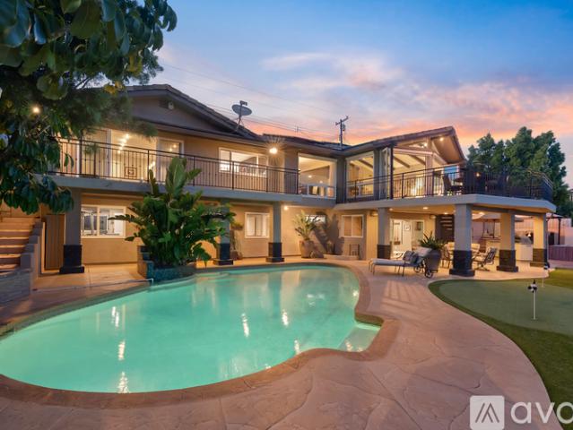5 BR, 4 BA Apartment 6387 Dwane Ave, San Diego, CA 92120