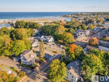 5 BR, 5.5 BA Apartment 280 Main St, Ogunquit, ME 03907