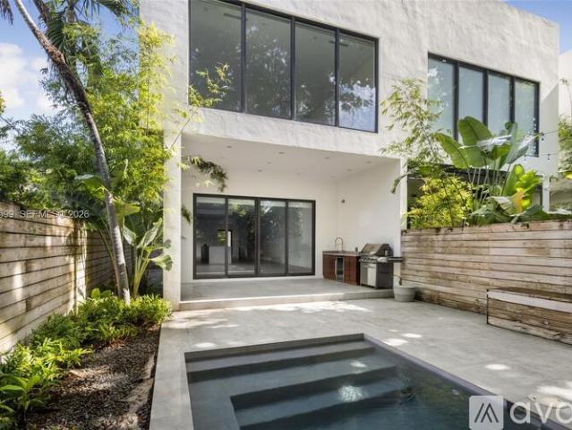 5 BR, 5.5 BA Apartment 2992 Coconut Ave, Unit 2992, Miami, FL 33133