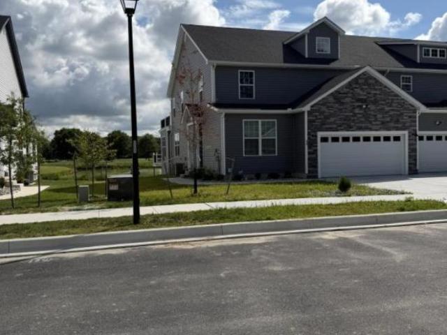 4 Br, 4 bath, Single Family 11 Valhalla Ct