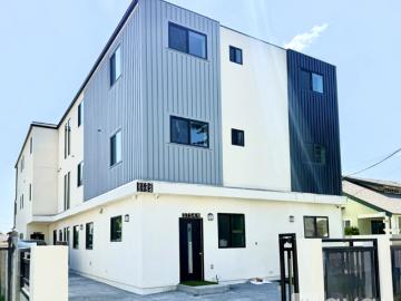 5 BR, 5 BA Apartment 3754 S Harvard Blvd, Unit 1, Los Angeles, CA 90018