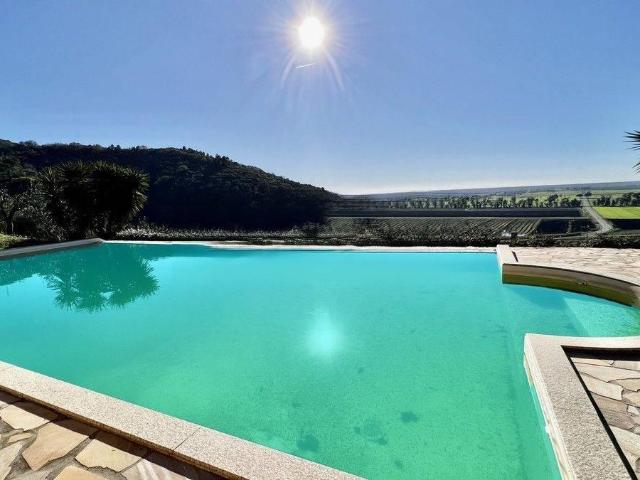 5 Camere da letto Villa Toscana In Vendita A1190rv49. 270m² Massarosa