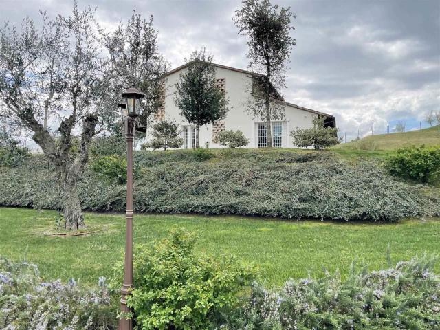 5 Camere da Letto Villa Toscana In Vendita A8312rva 350m² San Miniato