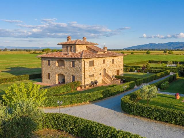 5 Camere da Letto Casale Toscana In Vendita A1190rc5. 500m² Cortona