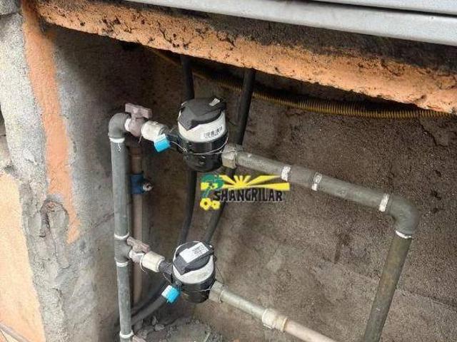 5 Casas para renda ou moradia 3 de 3 cômodos e a da frente com 2 dormitórios, varanda e garagem à