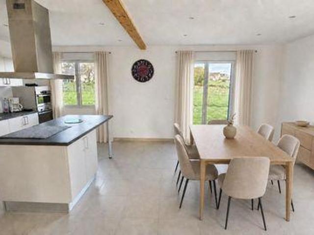 5 chambres, Neuilly Pays de la Loire 53250 100682661
