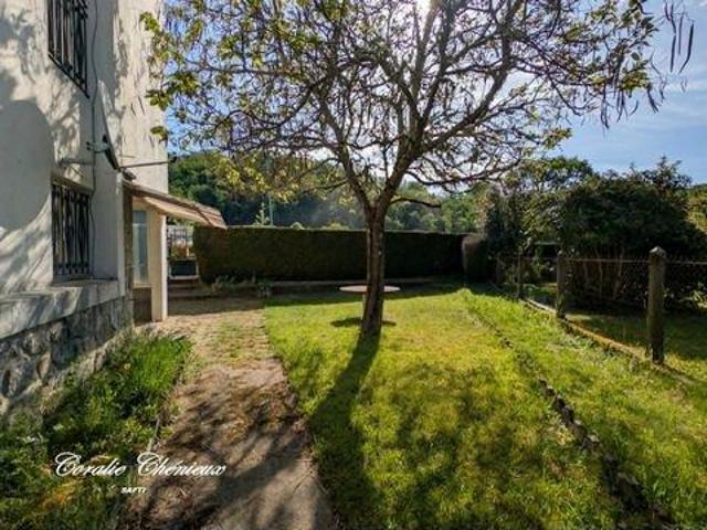 5 chambres, Bort Limousin 19110 LS102059015
