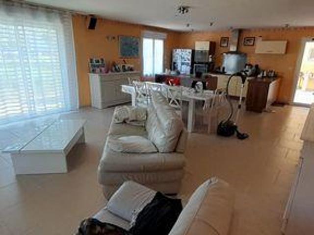 5 chambres, Caumont Sur Durance Provence Alpes Côte d'Azur 84510 96312139