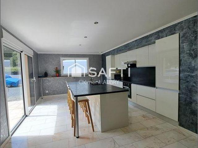 5 chambres, Genest Saint Isle Pays de la Loire 53940 104005856
