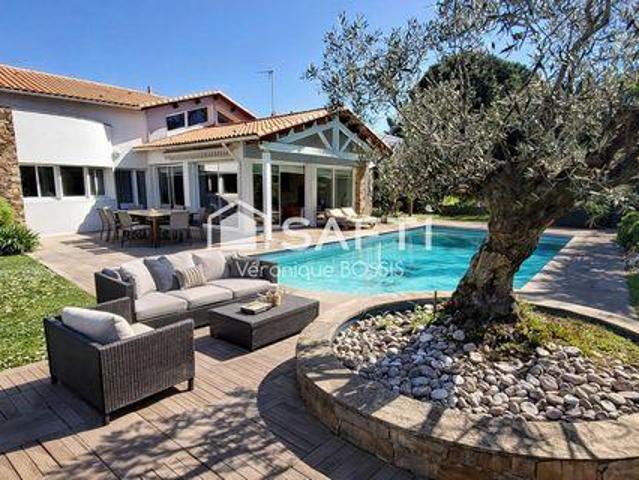 5 chambres, La Roche Pays de la Loire 85000 101854431