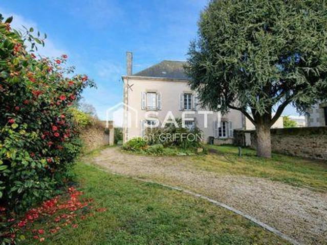 5 chambres, Les Landes Pays de la Loire 85130 LS104439092