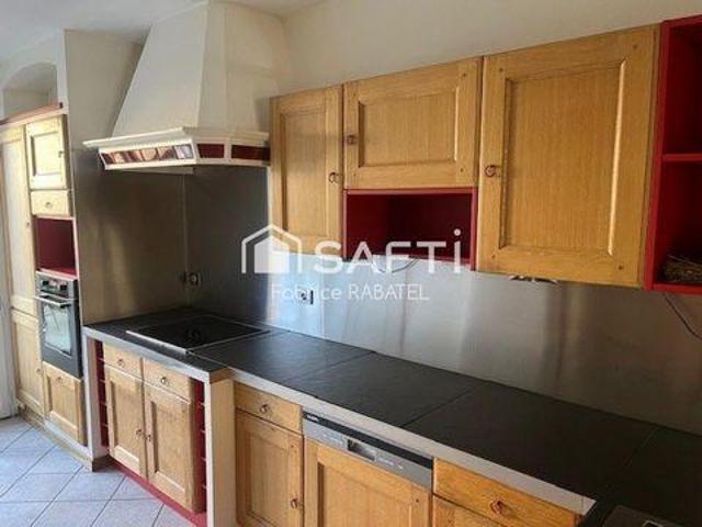 5 chambres, Pontaumur Auvergne 63380 LS104475041