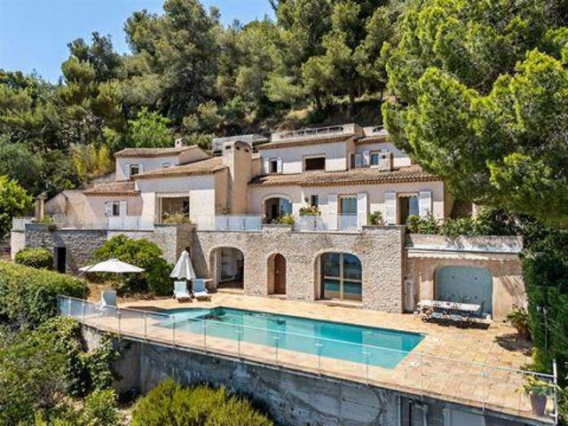 5 chambres, Roquebrune Provence 06190 93040623