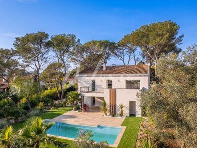 5 chambres, Saint Raphael Provence Alpes Côte d'Azur 83700 92583919