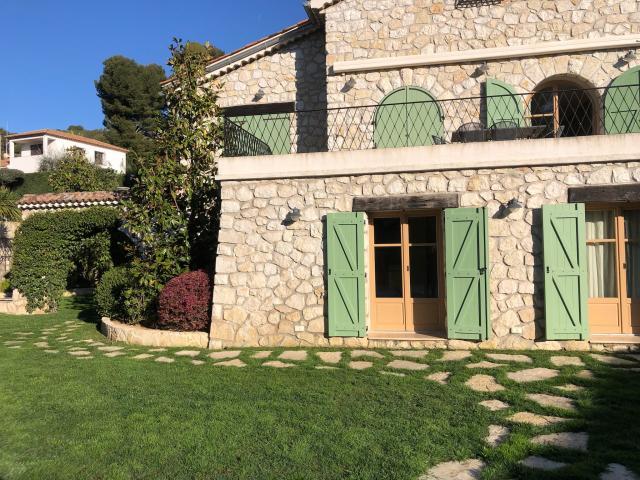 5 chambres, Saint Saint 06570 LS65812370