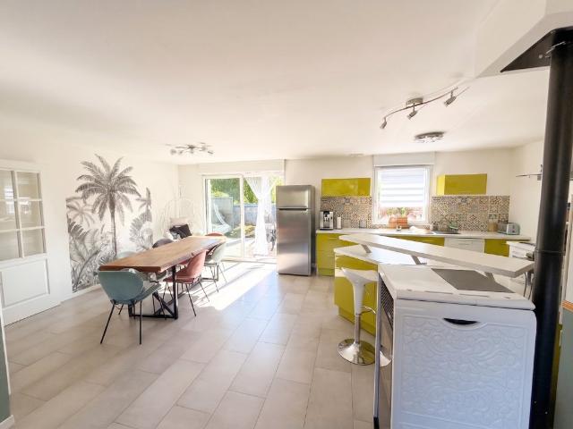 5 chambres, semi plain pied, construction récente à 221 000 € HAI: qui dit mieux ?