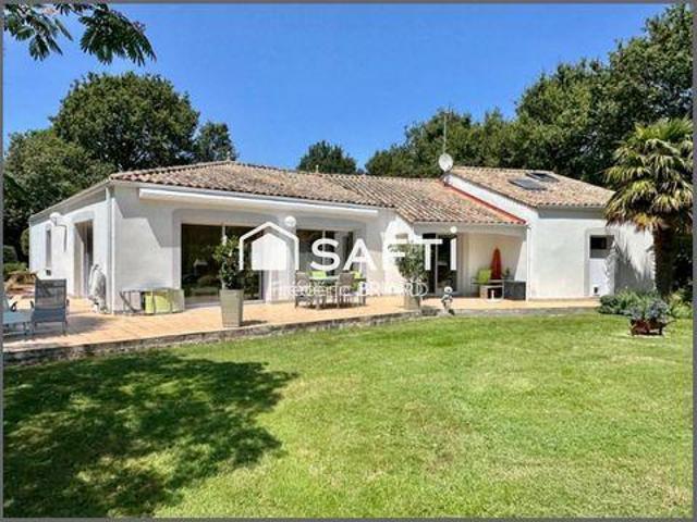 5 chambres, Vairé Pays de la Loire 85150 102209204