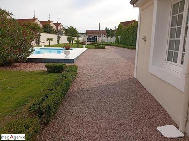 5 chambres, Varennes Auvergne 03150 102252024