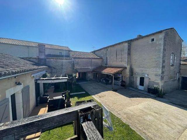 5 chambres, Vibrac Poitou 16120 101198129