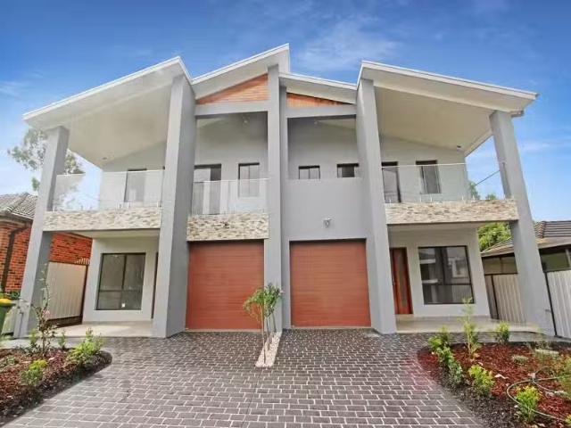 5 Clive Street, Revesby Townhouse for rent Listed by Terry Ge.