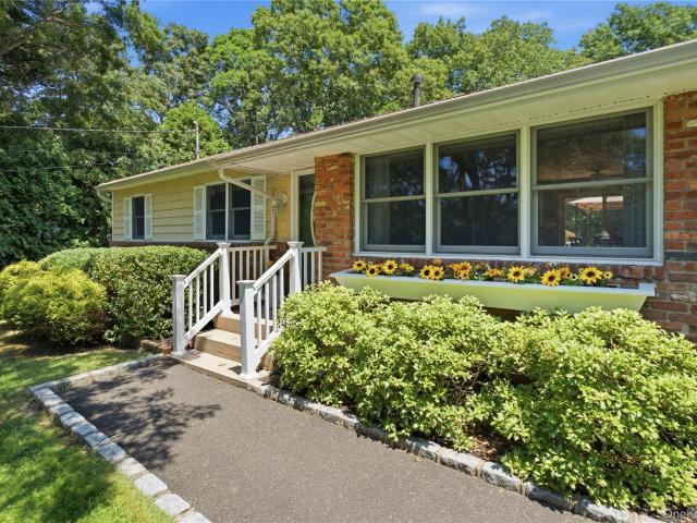 5 Columbine Avenue