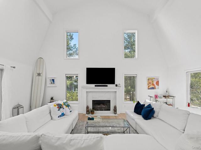5 Cowhill Lane
