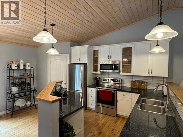5 Cottonwood Road, Beaverdell, BC, V0H 1A0 house for sale | Listing ID 10383 | Royal LePage