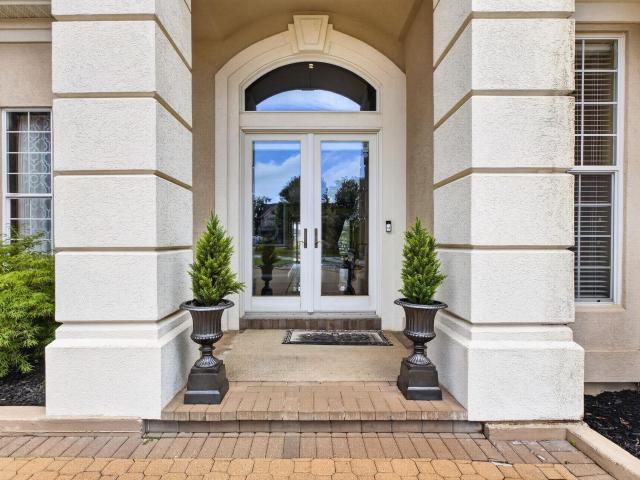 5 Country Squire Court