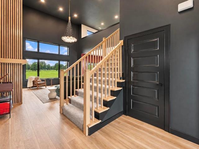 5 Creekside Lane