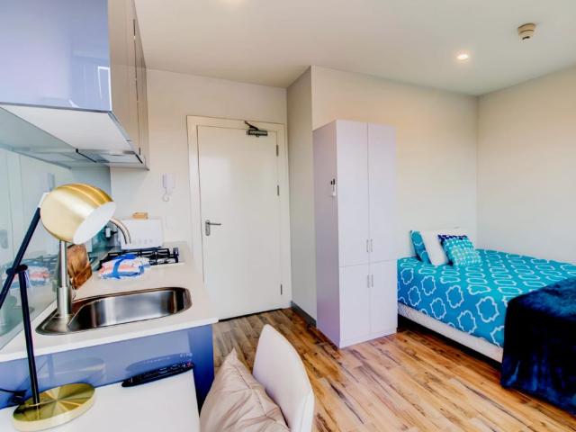 5 Dudley Street, Melbourne