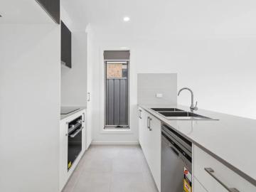 5 Dymock Street