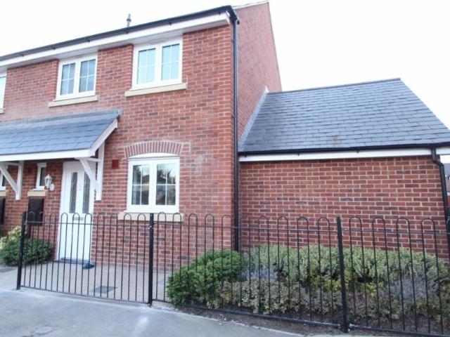 5 Diamond Jubilee Close, Gloucester GL1, 3 bed terraced house to rent, £1,500 pcm | PrimeLocation