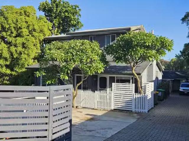 5 Doherty Street, EMBLETON, WA 6062 House for Rent