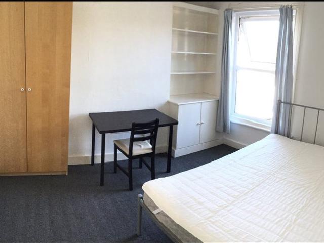 5 Double Bedroom Student House
