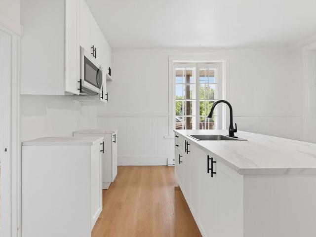 5 Et Demi à Louer | 2474 Av. Royale, Bea