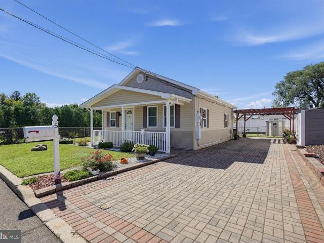 5 Evans Avenue