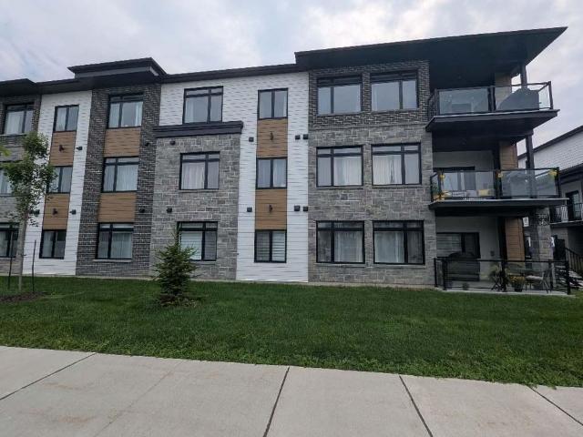 �� 5 ½ ENSOLEILLÉ – 1350 PI² – LIBRE IMMEDIATEMENT 2200$/ MOIS: 2100$ / MOIS LA PREMIEMIERE ANNEE + 1 MOIS GRATUIT