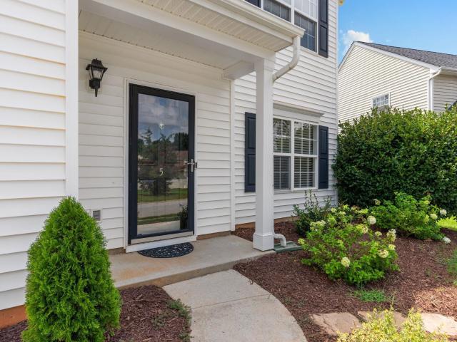 5 Fundy Court