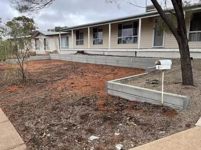 5 Finniss Street, Roxby Downs, SA 5725