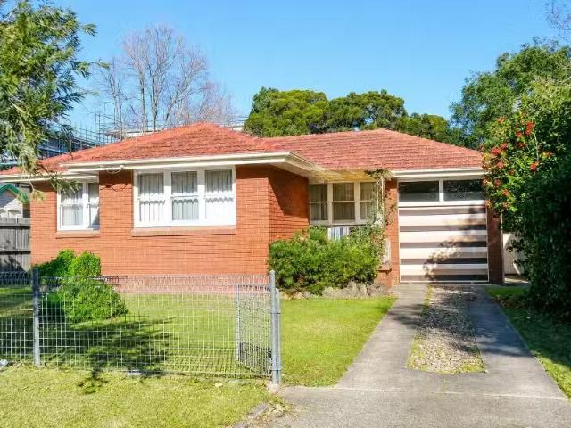 5 Flint Street, Ingleburn House for rent Listed by Your Prope.