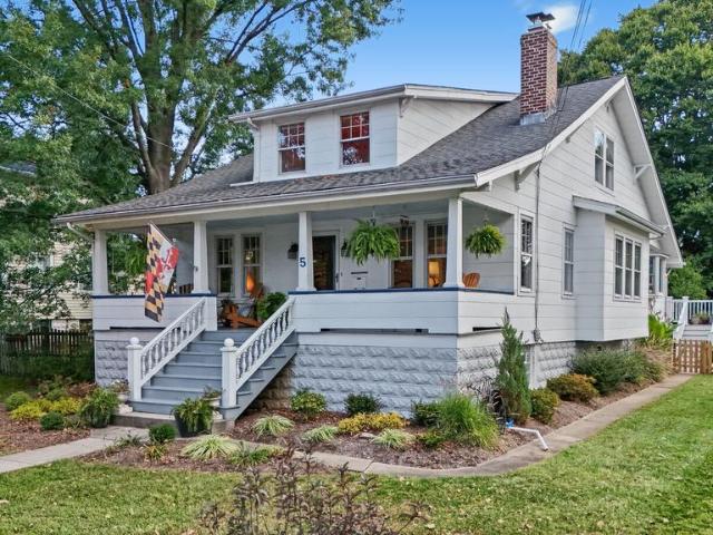 5 Forest Drive