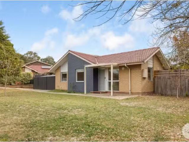 5 Fristrom Crescent, LYNEHAM House for rent Listed by Anissa.