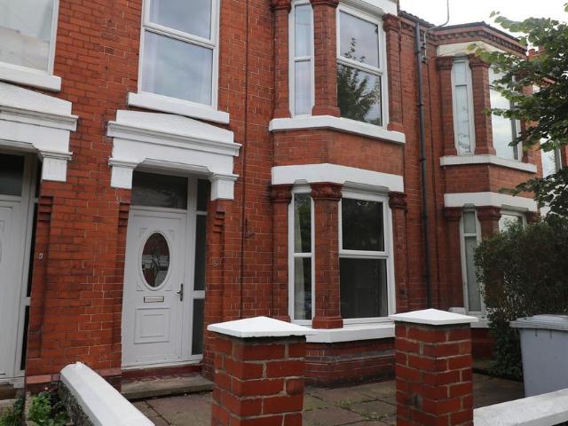 5 Gainsborough Road, Crewe, CW2 3 bed terraced house to rent £950 pcm £219 pw