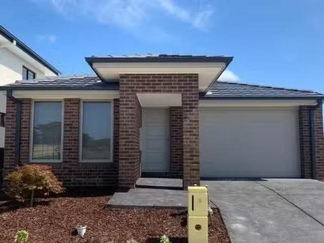 5 Gardenia Drive, Beaconsfield VIC 3807 House For Lease