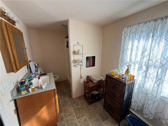 5 Genesee Street E