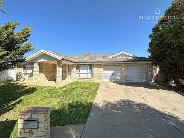5 Giwang Place, Glenfield Park House for rent Listed by Leasi.