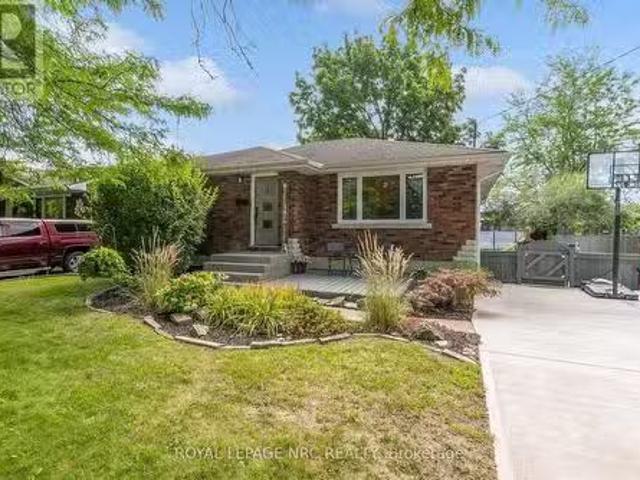 5 Goldsmith Avenue, St. Catharines Bunting/Linwell, ON, L2M.