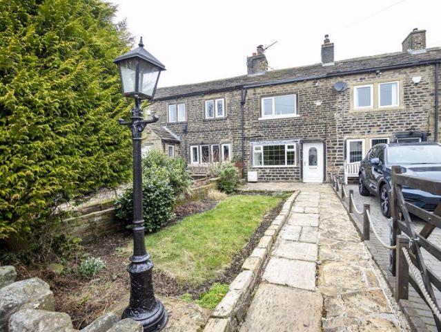 5 Gray Hall, Stainland HX4 9PJ 2 bed cottage to rent £895 pcm £207 pw